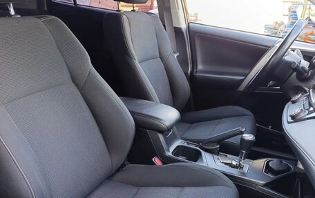 Toyota RAV4, 2017 год, 2 250 000 рублей, 7 фотография