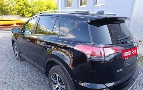 Toyota RAV4, 2017 год, 2 250 000 рублей, 4 фотография