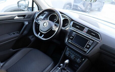 Volkswagen Tiguan II, 2017 год, 2 100 000 рублей, 11 фотография
