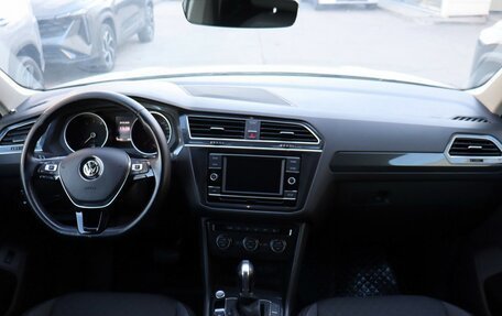 Volkswagen Tiguan II, 2017 год, 2 100 000 рублей, 12 фотография