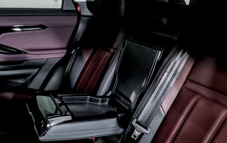 Land Rover Range Rover Evoque II, 2024 год, 4 990 000 рублей, 34 фотография