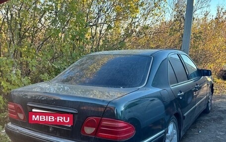 Mercedes-Benz E-Класс, 1996 год, 180 000 рублей, 3 фотография