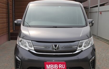 Honda Stepwgn IV рестайлинг, 2016 год, 1 280 000 рублей, 2 фотография