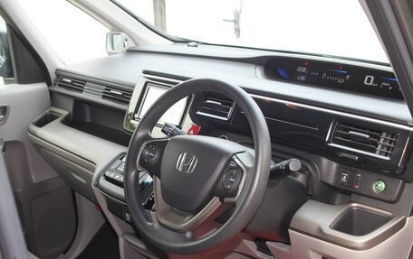 Honda Stepwgn IV рестайлинг, 2016 год, 1 280 000 рублей, 8 фотография