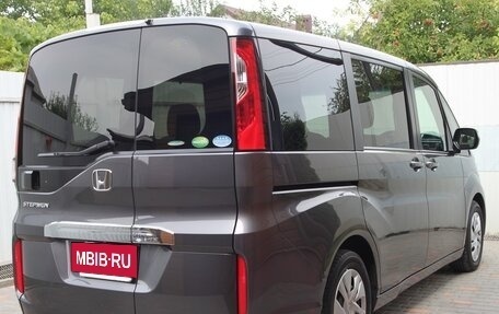Honda Stepwgn IV рестайлинг, 2016 год, 1 280 000 рублей, 7 фотография