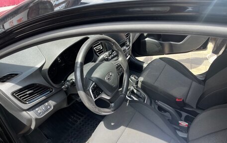 Hyundai Solaris II рестайлинг, 2022 год, 1 334 000 рублей, 3 фотография