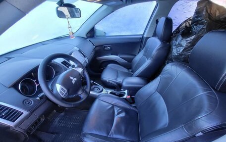 Mitsubishi Outlander III рестайлинг 3, 2011 год, 1 500 000 рублей, 7 фотография