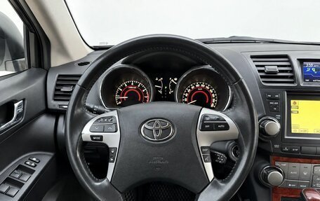 Toyota Highlander III, 2010 год, 1 690 000 рублей, 12 фотография