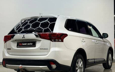Mitsubishi Outlander III рестайлинг 3, 2017 год, 1 690 000 рублей, 5 фотография