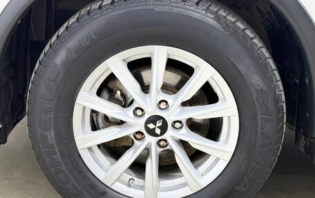 Mitsubishi Outlander III рестайлинг 3, 2017 год, 1 690 000 рублей, 12 фотография