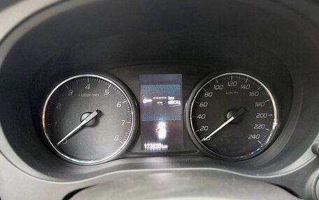 Mitsubishi Outlander III рестайлинг 3, 2017 год, 1 690 000 рублей, 18 фотография