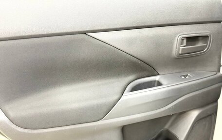 Mitsubishi Outlander III рестайлинг 3, 2017 год, 1 690 000 рублей, 24 фотография