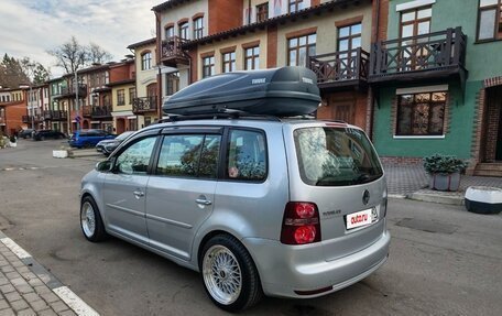 Volkswagen Touran III, 2008 год, 790 000 рублей, 3 фотография
