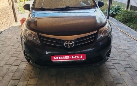Toyota Avensis III рестайлинг, 2012 год, 899 999 рублей, 1 фотография