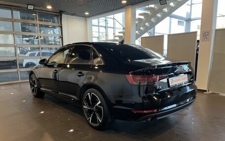 Audi A4, 2017 год, 1 988 000 рублей, 5 фотография