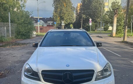 Mercedes-Benz C-Класс, 2012 год, 1 720 000 рублей, 1 фотография