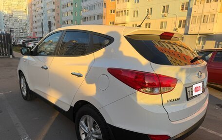 Hyundai ix35 I рестайлинг, 2011 год, 1 000 000 рублей, 5 фотография