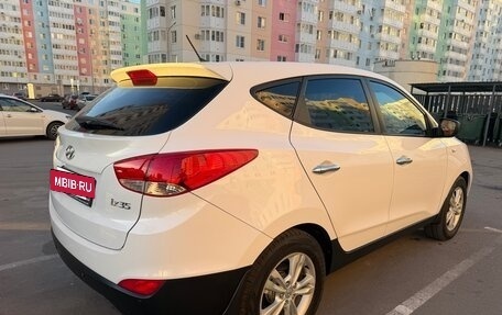 Hyundai ix35 I рестайлинг, 2011 год, 1 000 000 рублей, 4 фотография