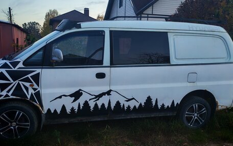 Hyundai H-1 II рестайлинг, 2001 год, 500 000 рублей, 3 фотография