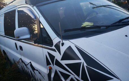 Hyundai H-1 II рестайлинг, 2001 год, 500 000 рублей, 4 фотография
