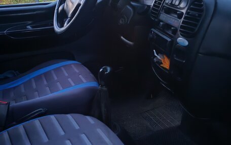 Hyundai H-1 II рестайлинг, 2001 год, 500 000 рублей, 6 фотография