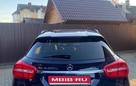 Mercedes-Benz GLA, 2016 год, 1 900 000 рублей, 2 фотография
