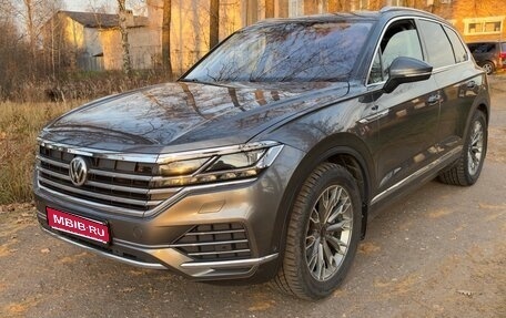 Volkswagen Touareg III, 2018 год, 5 250 000 рублей, 1 фотография