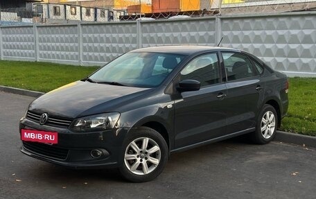 Volkswagen Polo VI (EU Market), 2013 год, 750 000 рублей, 2 фотография