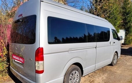 Toyota HiAce H200, 2014 год, 2 700 000 рублей, 3 фотография