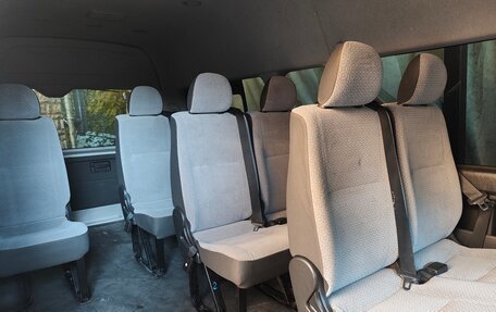 Toyota HiAce H200, 2014 год, 2 700 000 рублей, 6 фотография