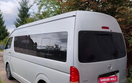 Toyota HiAce H200, 2014 год, 2 700 000 рублей, 4 фотография