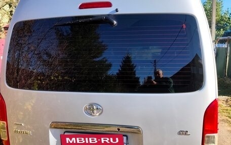 Toyota HiAce H200, 2014 год, 2 700 000 рублей, 5 фотография