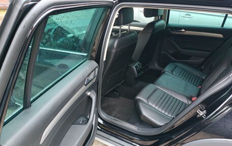 Volkswagen Passat B8 рестайлинг, 2019 год, 2 990 000 рублей, 18 фотография