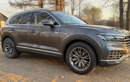 Volkswagen Touareg III, 2018 год, 5 250 000 рублей, 2 фотография