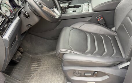 Volkswagen Touareg III, 2018 год, 5 250 000 рублей, 22 фотография