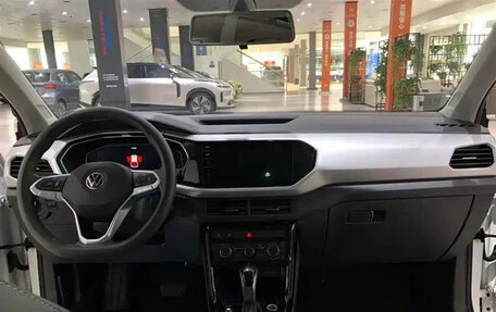 Volkswagen T-Cross I, 2023 год, 1 436 000 рублей, 8 фотография