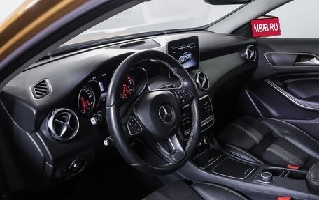 Mercedes-Benz GLA, 2017 год, 2 390 000 рублей, 15 фотография