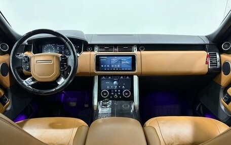 Land Rover Range Rover IV рестайлинг, 2018 год, 4 490 000 рублей, 10 фотография