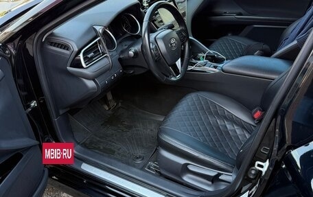 Toyota Camry, 2019 год, 2 250 000 рублей, 9 фотография