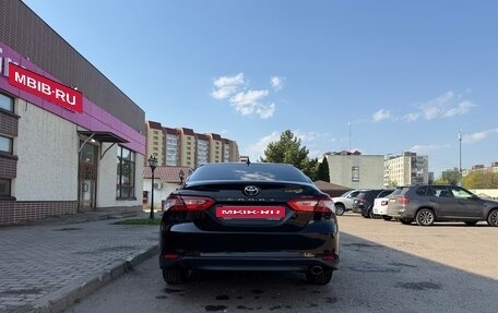 Toyota Camry, 2019 год, 2 250 000 рублей, 11 фотография