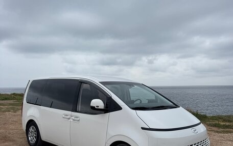 Hyundai Staria, 2021 год, 3 950 000 рублей, 2 фотография