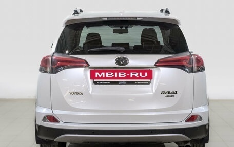 Toyota RAV4, 2018 год, 3 380 000 рублей, 6 фотография