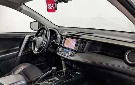 Toyota RAV4, 2018 год, 3 380 000 рублей, 13 фотография