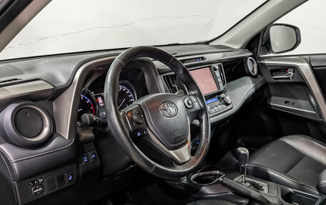 Toyota RAV4, 2018 год, 3 380 000 рублей, 15 фотография