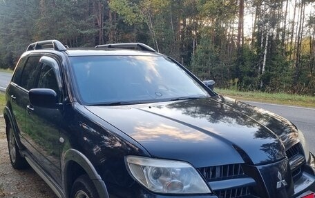 Mitsubishi Outlander III рестайлинг 3, 2004 год, 440 000 рублей, 2 фотография