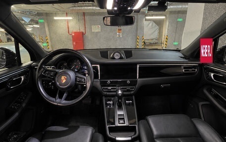 Porsche Macan I рестайлинг, 2021 год, 5 999 000 рублей, 2 фотография