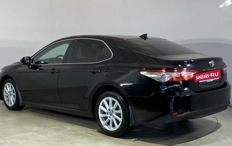 Toyota Camry, 2021 год, 2 670 000 рублей, 10 фотография