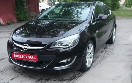 Opel Astra J, 2015 год, 720 000 рублей, 5 фотография