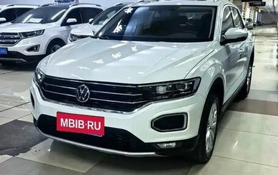 Volkswagen T-Roc I, 2022 год, 1 388 888 рублей, 1 фотография
