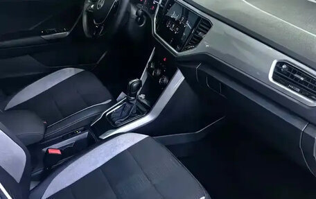 Volkswagen T-Roc I, 2022 год, 1 388 888 рублей, 13 фотография